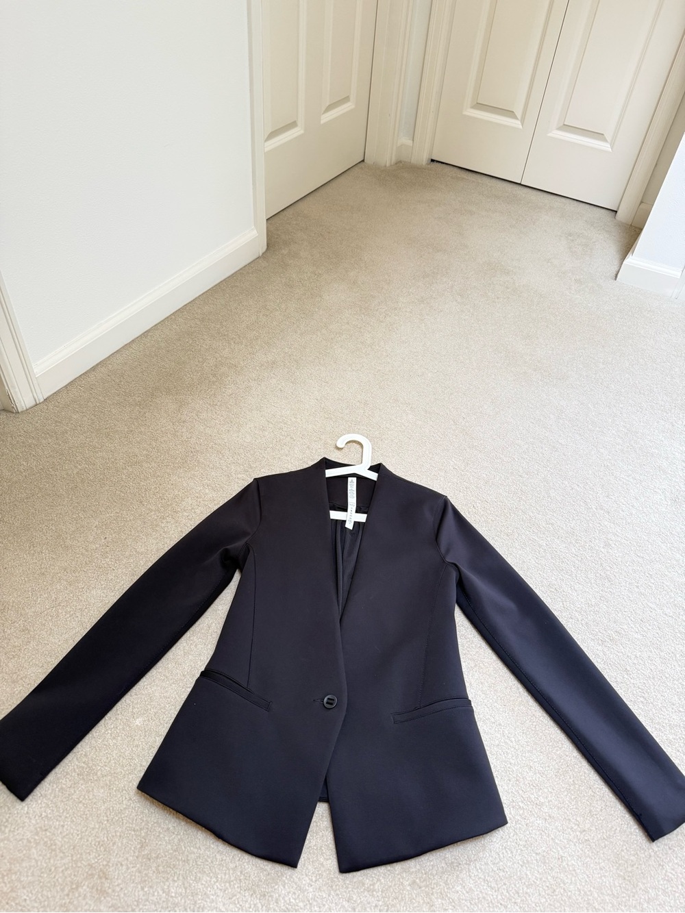 lululemon athletica Black Minimalist Single-Button Blazer, Size 6, Like New